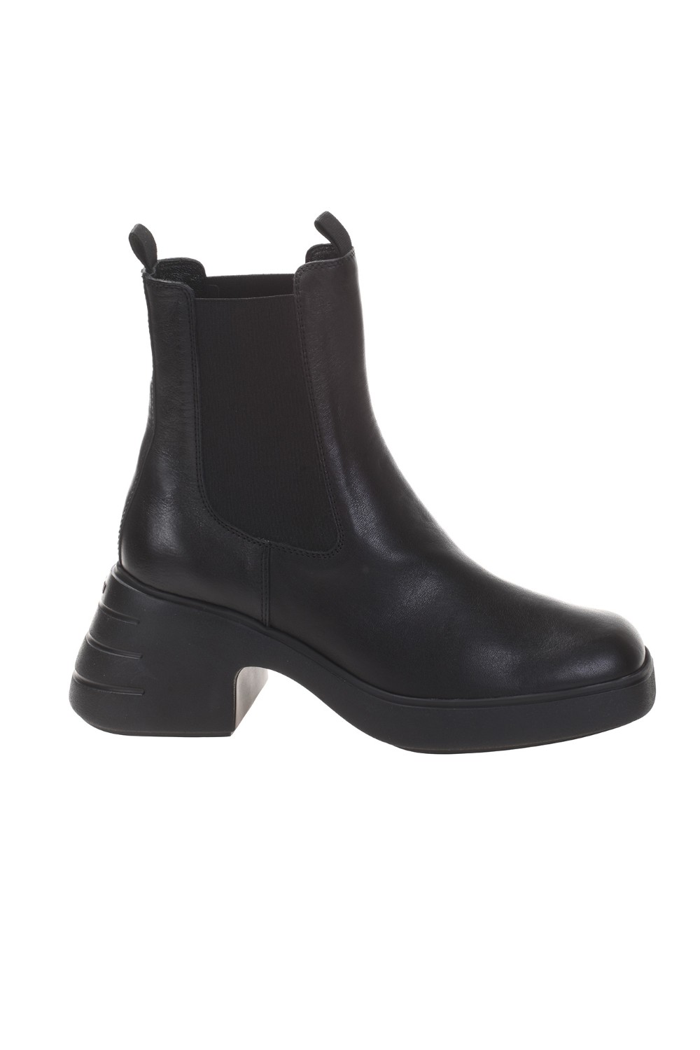 shop HOGAN Saldi Stivaletto: Hogan Chelsea boot H618 nero.
Tomaia in pelle.
Tiranti in gros grain.
Inserti elastici laterali.
Fussbett in memory foam .
Suola in EVA.
Indicazioni di cura e mantenimento incluse.
Custodia in tessuto inclusa.
Composizione: 100% pelle.
Made in Italy.. HXW6180EL20ZKA-B999 number 816154